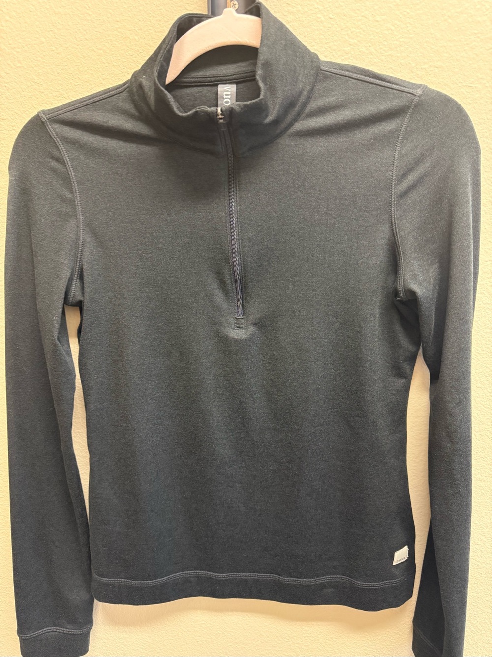 Vuori Halo Essential Half Zip Pullover Black DreamKnit Women’s Small